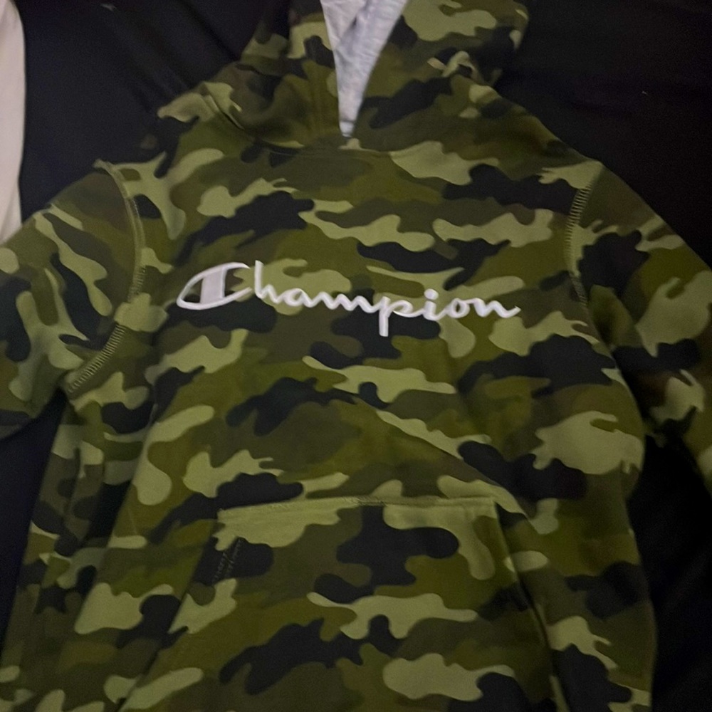 Military green Champions pull over sweater, kids size medium,